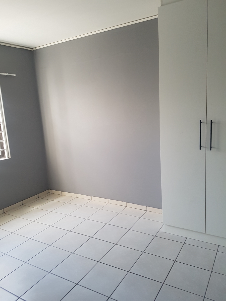 12 Bedroom Property for Sale in Phoenix Western Cape